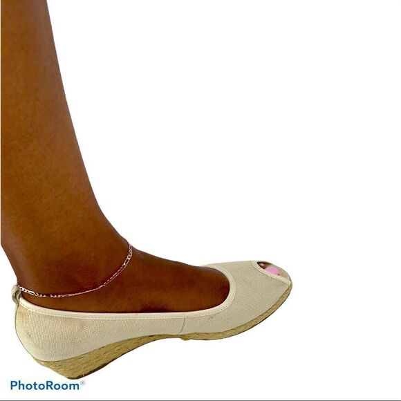 St. John’s Bay Women’s Cream Canvas Slip On Peep Toe Espadrille Wedge Flats 8 - Picture 13 of 14